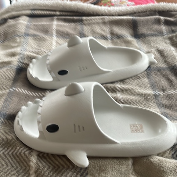 These are shark slides brand new. Never been worn - Picture 4 of 4